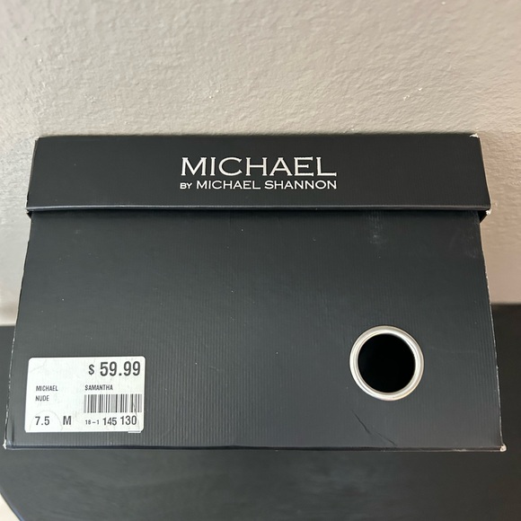 Michael Shannon Women's Beige Heels - Picture 3 of 9